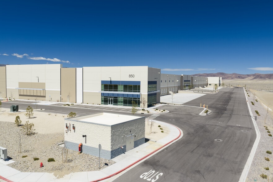 850 Commerce Center Dr, Fernley, NV for lease - Building Photo - Image 3 of 3