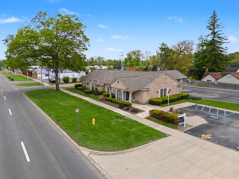 29049 Joy Rd, Westland, MI for sale - Building Photo - Image 2 of 31