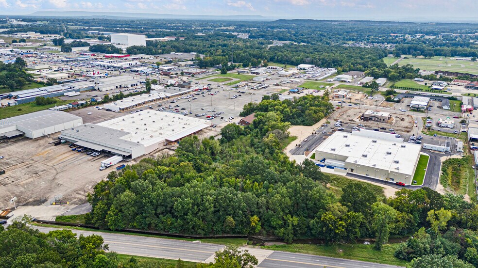 000 Parkway, Russellville, AR for sale - Building Photo - Image 2 of 6