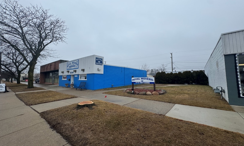 1806 Eureka Ave, Wyandotte, MI for sale - Building Photo - Image 2 of 6