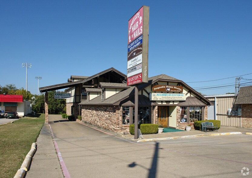 229 E Belt Line Rd, DeSoto, TX à louer - Photo du bâtiment - Image 2 de 10
