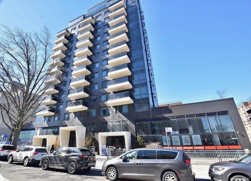 35-08 146th St, Flushing, NY à vendre - Photo du bâtiment - Image 1 de 10