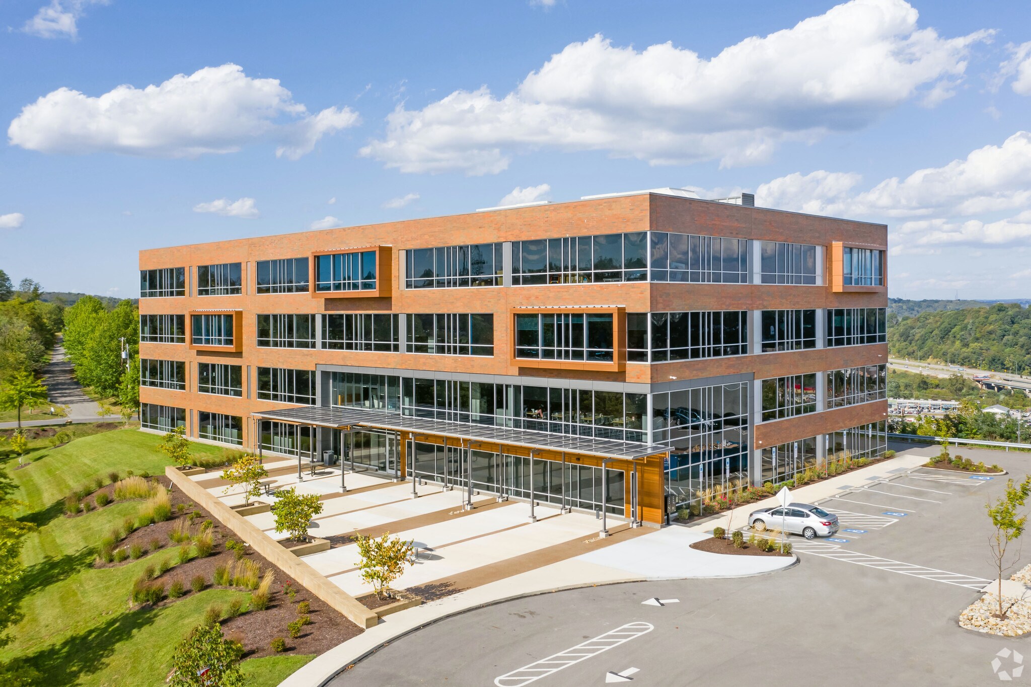 44 Abele Rd, Bridgeville, PA à louer Photo du bâtiment- Image 1 de 10