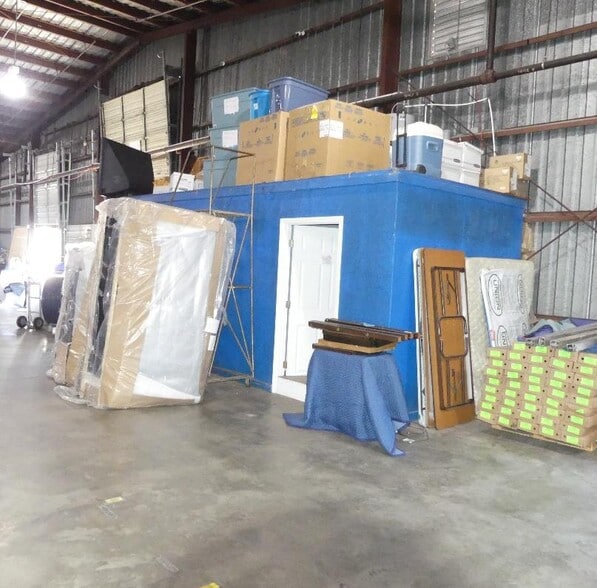 705 N Daisy St, Goldsboro, NC for lease - Interior Photo - Image 3 of 4