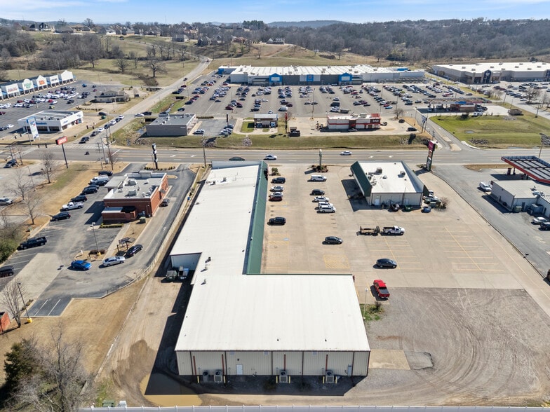 2213-2217 Fayetteville Rd, Van Buren, AR for sale - Primary Photo - Image 1 of 25