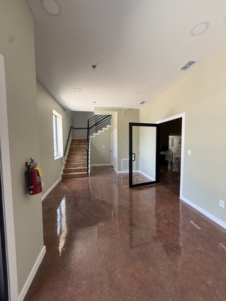 200 W Cano St, Edinburg, TX for lease - Interior Photo - Image 2 of 12