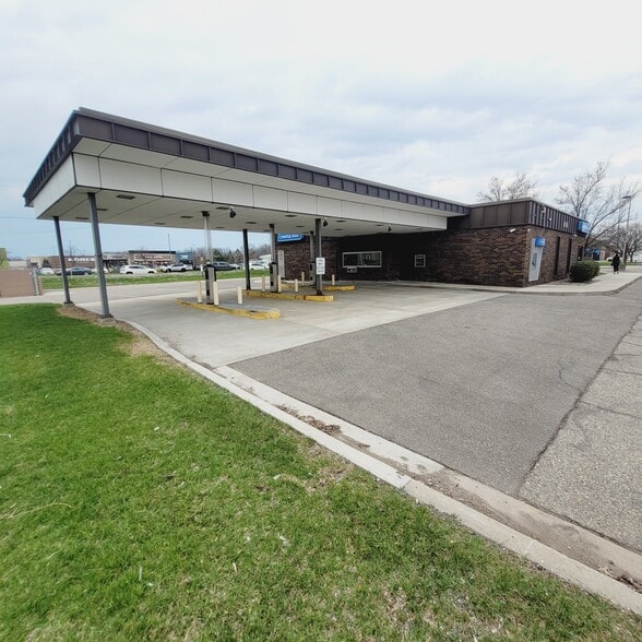 5080 W Main St, Kalamazoo, MI for sale - Building Photo - Image 2 of 9