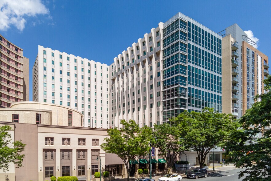 8757 Georgia Ave, Silver Spring, MD à louer - Photo du bâtiment - Image 1 de 2