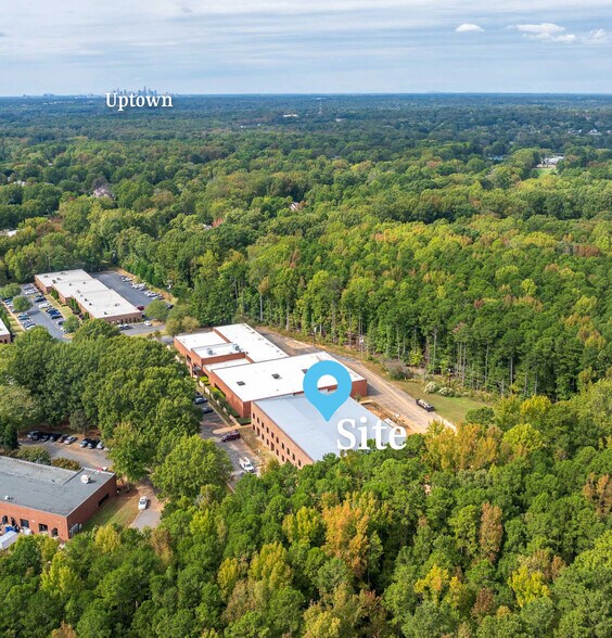 4504 Morris Park Dr, Mint Hill, NC à louer - Photo du bâtiment - Image 2 de 8