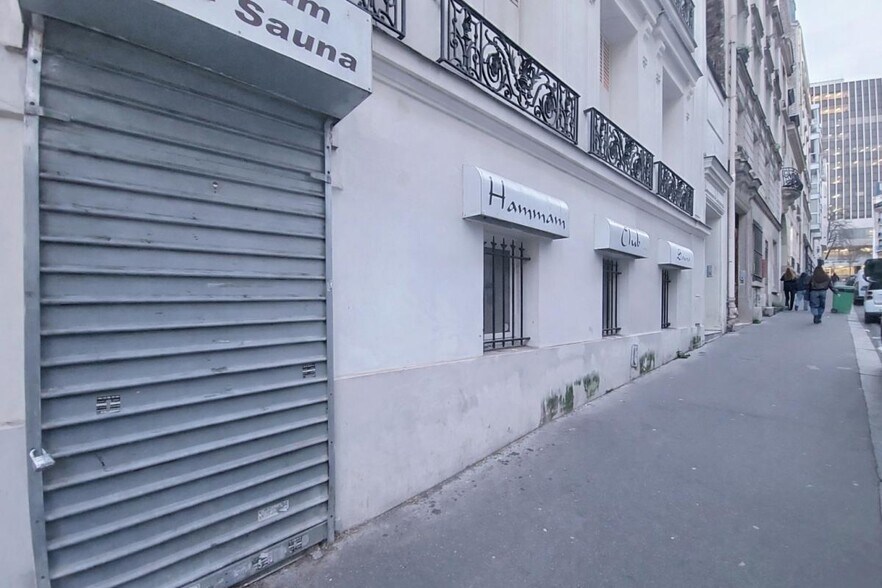 Multifamily in Paris for sale - Building Photo - Image 1 of 2
