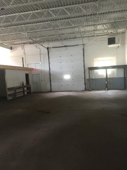 1000 Knotty Oak Rd, Coventry, RI for sale - Building Photo - Image 2 of 11