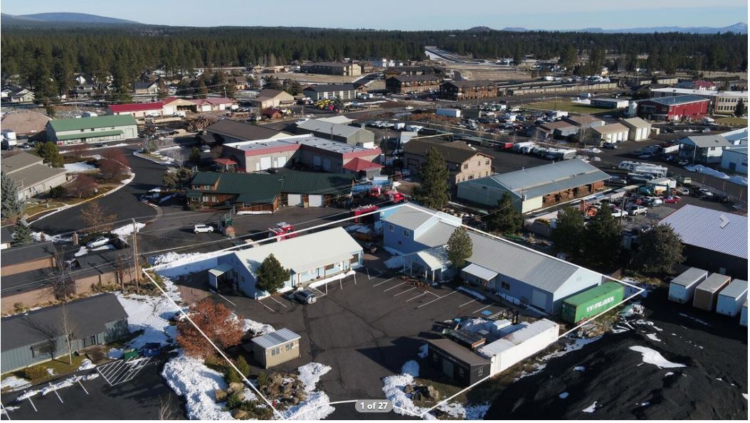 592 N Sisters Park Ct, Sisters, OR à vendre Photo principale- Image 1 de 49