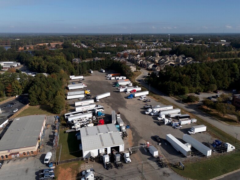 100 Industrial Blvd, McDonough, GA à louer - Photo du bâtiment - Image 2 de 2