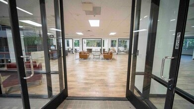 901 W Civic Center Dr, Santa Ana, CA for lease Lobby- Image 1 of 7
