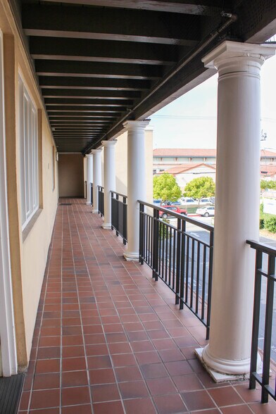 409 Washington St, Monterey, CA à louer - Photo du bâtiment - Image 2 de 6