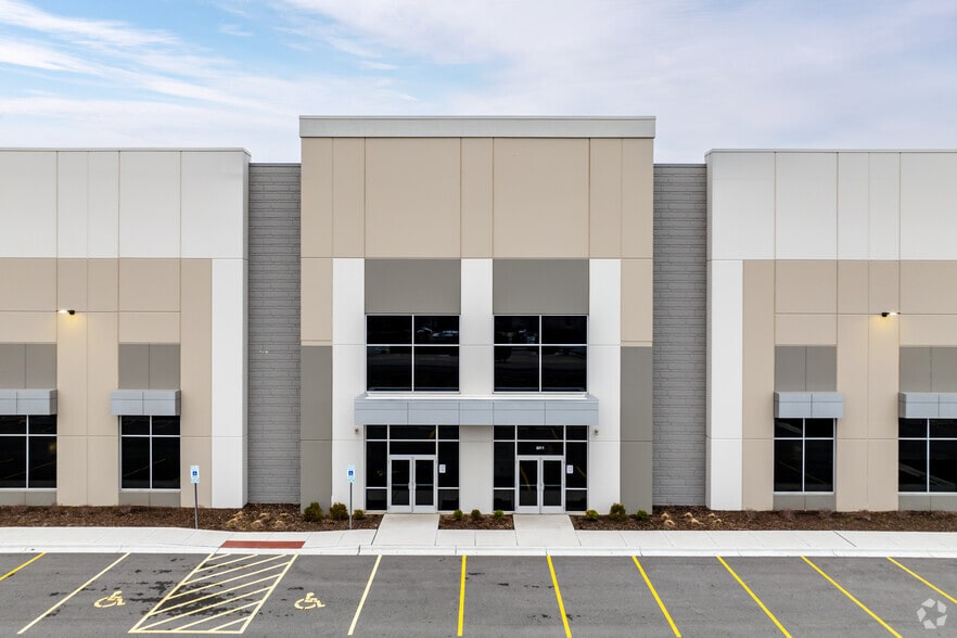 Longmeadow Pky, Algonquin, IL à louer - Photo du bâtiment - Image 3 de 10