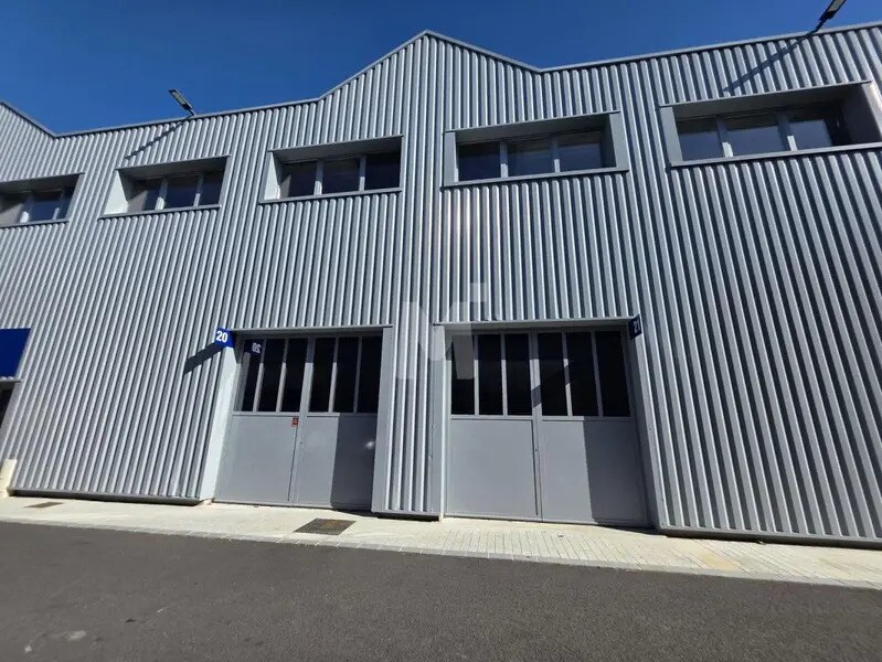 Flex in Vaux-le-Pénil for lease Building Photo- Image 1 of 6