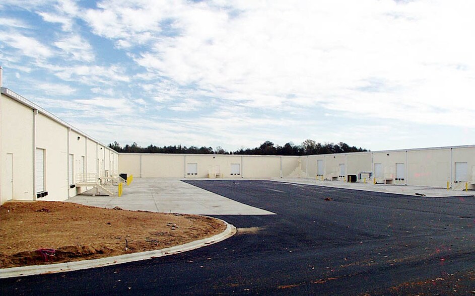 2401 Whitehall Park Dr, Charlotte, NC for lease - Other - Image 2 of 22