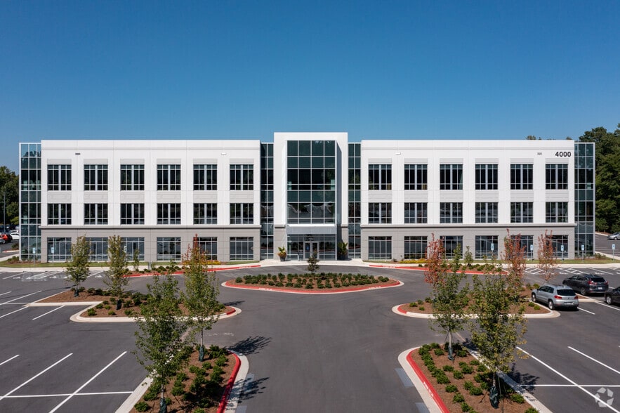 4000 Paramount Pky, Morrisville, NC à louer - Photo du bâtiment - Image 2 de 11