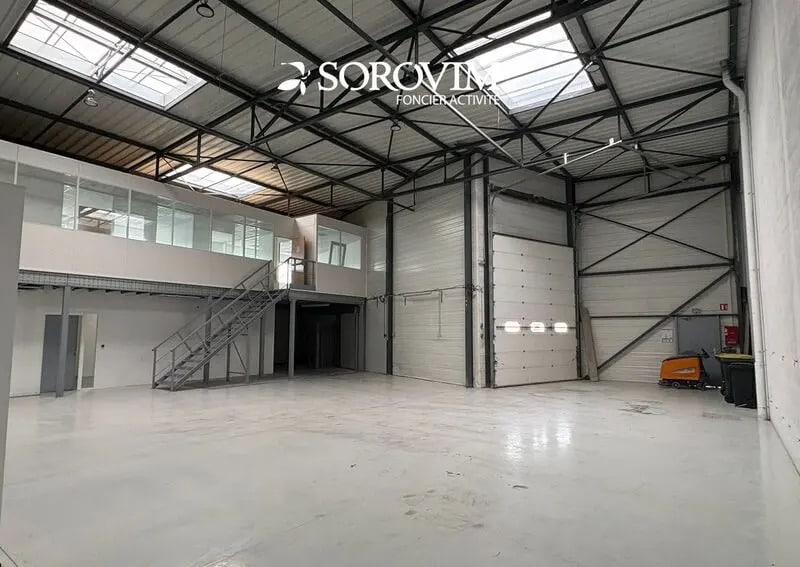 Bureau dans Saint-Priest à louer Photo intérieure- Image 1 de 8