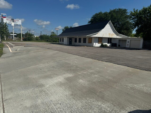 4320 Gulf Fwy, La Marque, TX for lease - Building Photo - Image 2 of 12