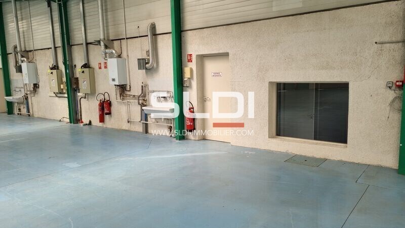 Flex in Saint-Genis-Laval for lease - Interior Photo - Image 2 of 6