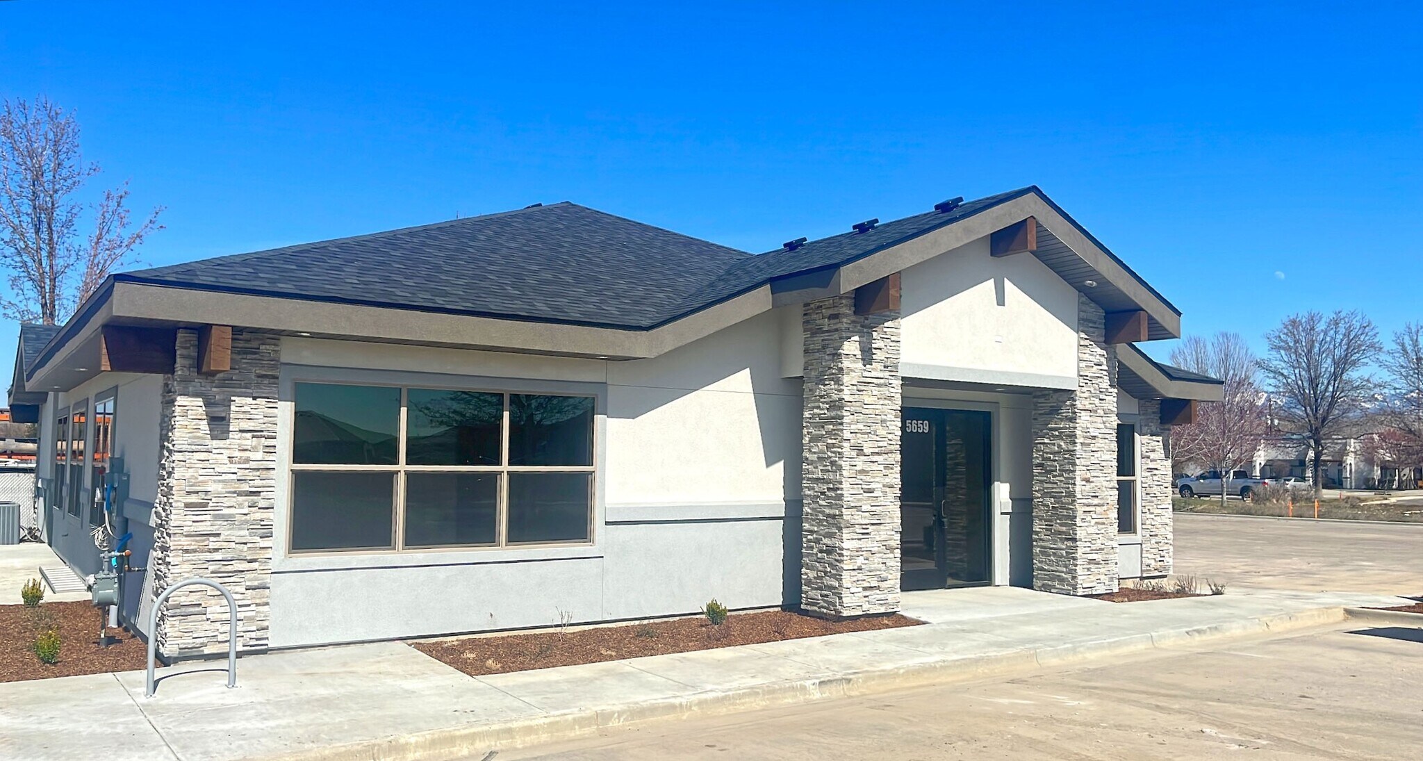 5659 N Glenwood St, Garden City, ID à vendre Photo du bâtiment- Image 1 de 1