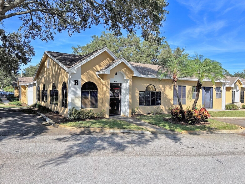 1700 N McMullen Booth Rd, Clearwater, FL for sale - Primary Photo - Image 1 of 1