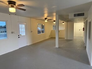 9401 N 3rd Dr, Phoenix, AZ for lease Interior Photo- Image 1 of 8