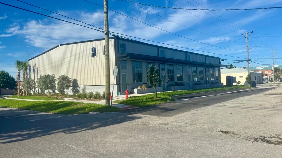 301 Florida Ave, Fort Pierce, FL à vendre - Photo du bâtiment - Image 3 de 11
