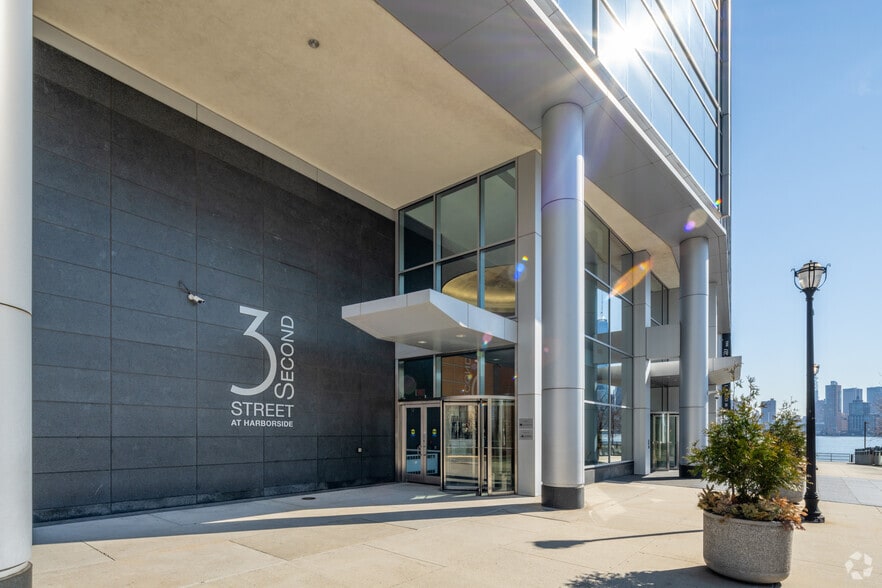 3 2nd St, Jersey City, NJ for lease - Building Photo - Image 2 of 32