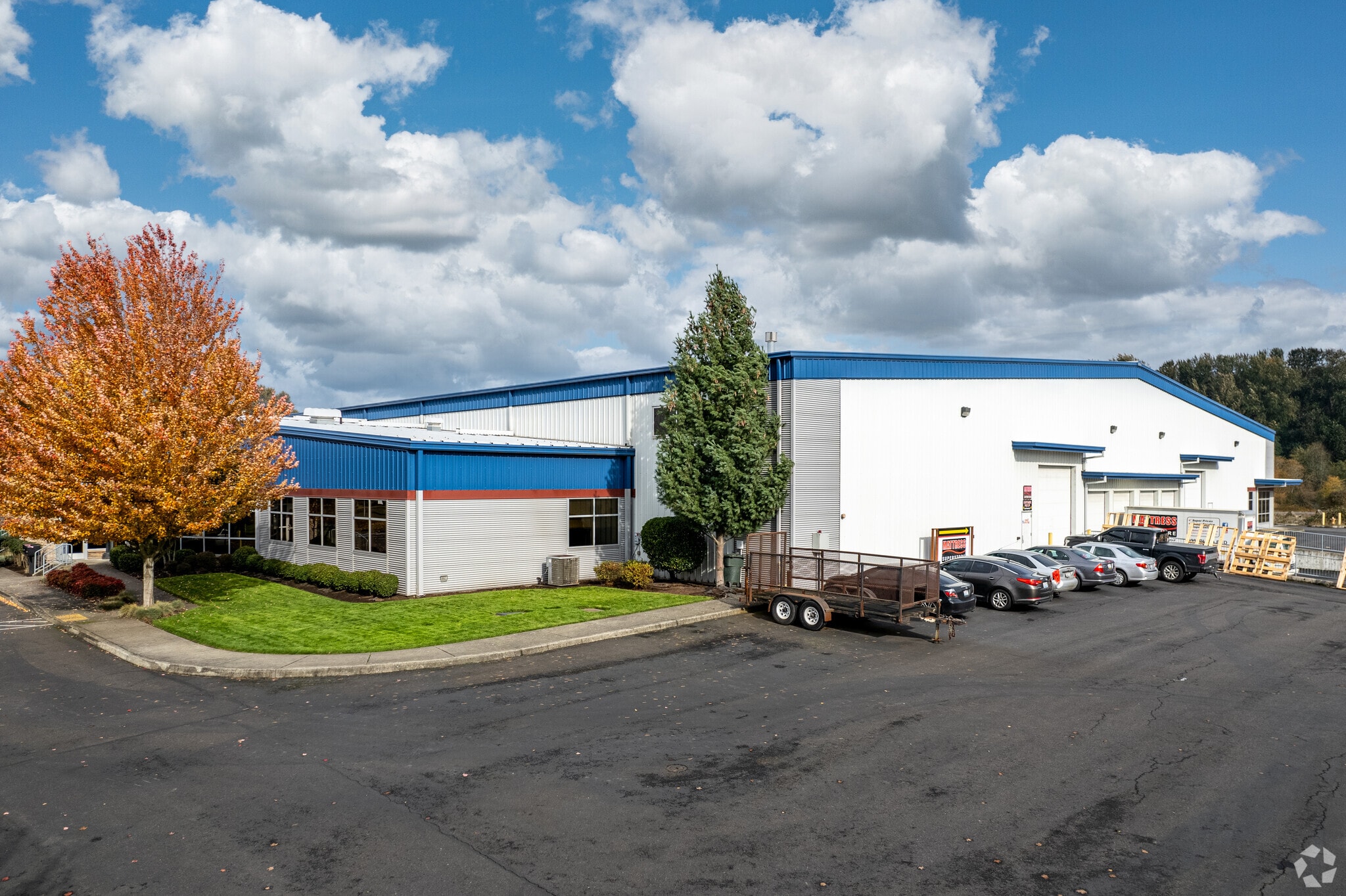 2601 N Hendrickson Dr, Kalama, WA for lease Primary Photo- Image 1 of 6