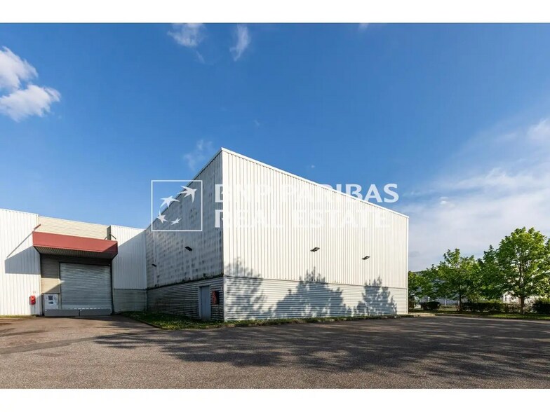 Bureau dans Lisses à louer - Photo du bâtiment - Image 2 de 14