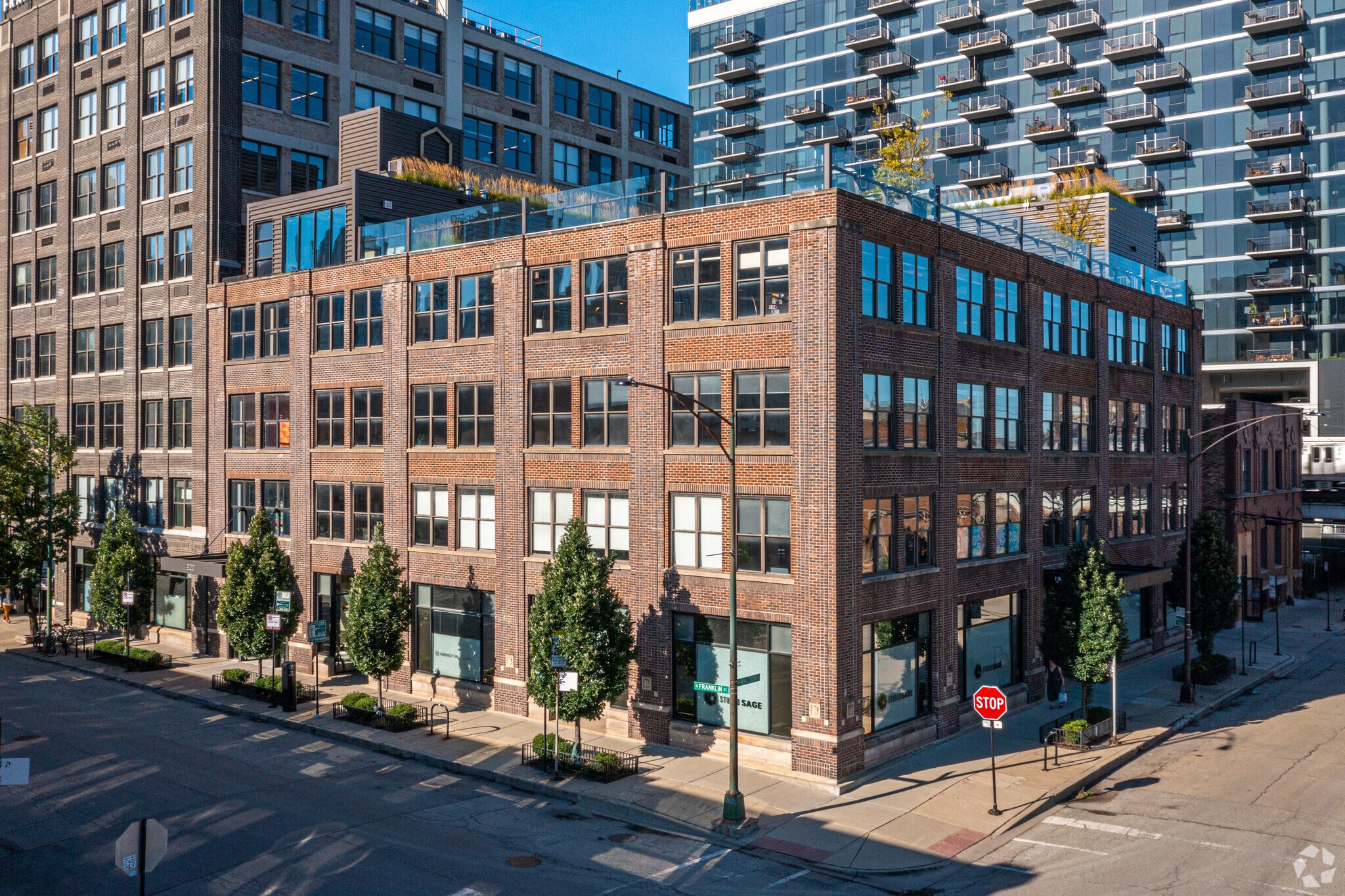 920 N Franklin St, Chicago, IL for lease Primary Photo- Image 1 of 10