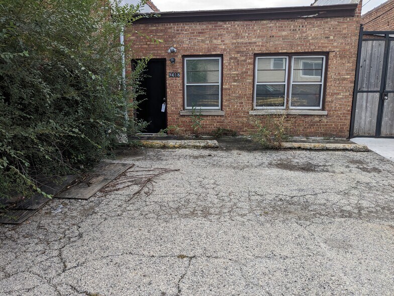 9418 Irving Park Rd, Schiller Park, IL à vendre - Photo du bâtiment - Image 2 de 9