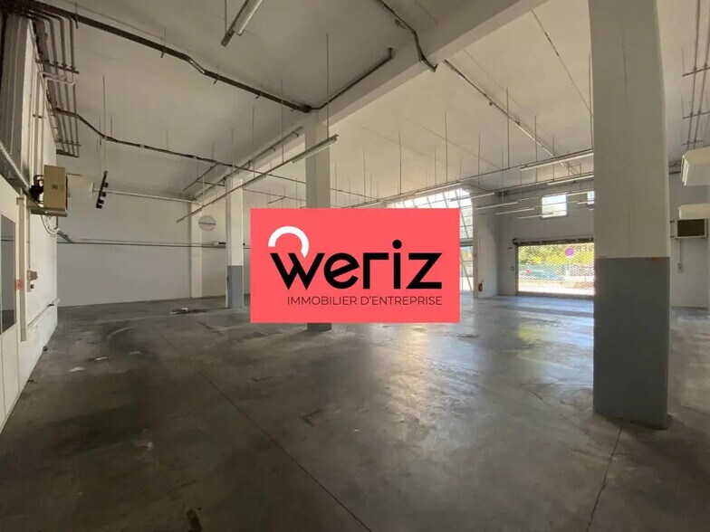 Flex in Aubagne for lease - Interior Photo - Image 3 of 5