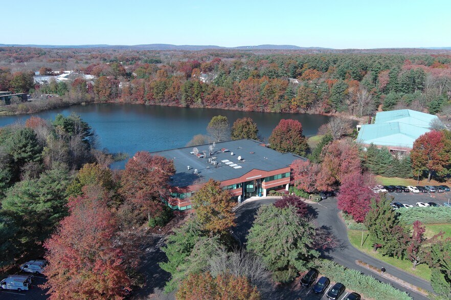 10 Executive Dr, Farmington, CT à louer - Photo du bâtiment - Image 2 de 16