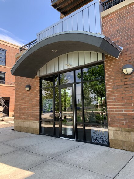 2380 Esplanade Dr, Algonquin, IL à louer - Photo du bâtiment - Image 2 de 30