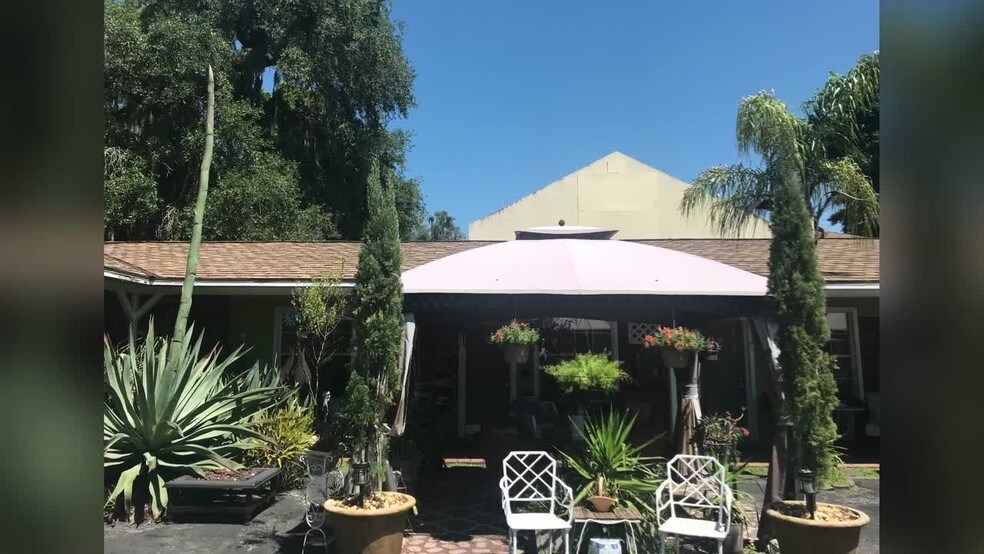 215 S Pine Ave, Ocala, FL à vendre - Vidéo sur l’inscription commerciale - Image 2 de 7