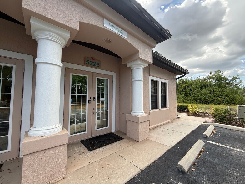 5225-5229 Office Park Blvd, Bradenton, FL à vendre - Photo du bâtiment - Image 2 de 6