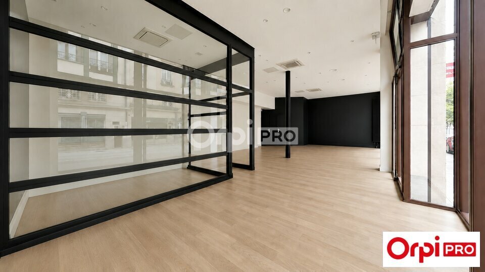 Retail in Lille for lease - Interior Photo - Image 3 of 3