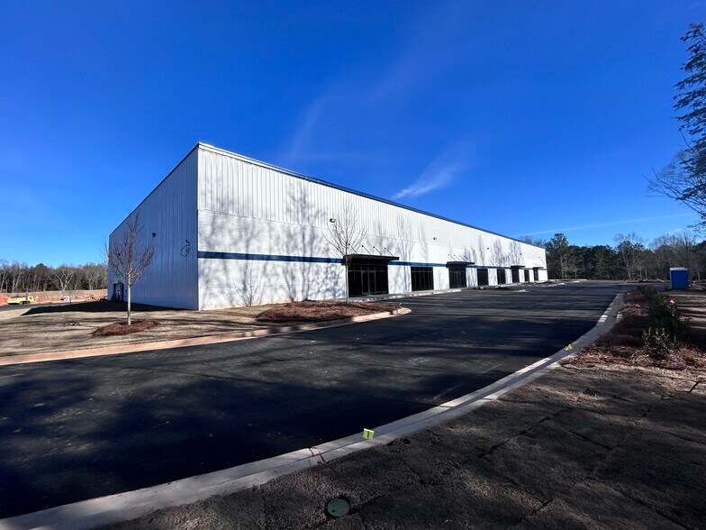 1235 Amtico Dr, Madison, GA for sale - Building Photo - Image 2 of 4