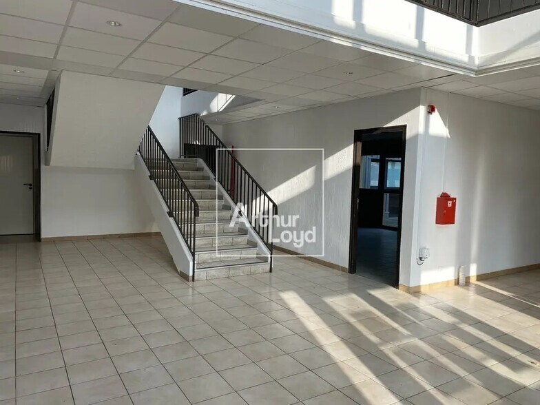 Flex dans Lisses à louer - Photo du bâtiment - Image 3 de 11