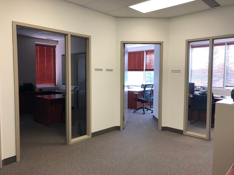 11979 40th St SE, Calgary, AB for lease - Building Photo - Image 2 of 12