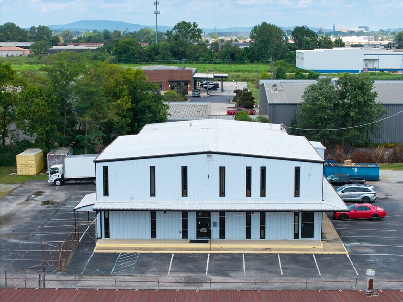 3240 Leeman Ferry Rd SW, Huntsville, AL à vendre - Photo du bâtiment - Image 2 de 20