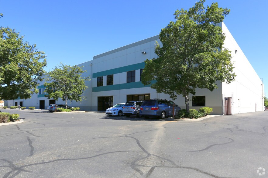 1000 Business Park Dr, Dixon, CA for lease - Primary Photo - Image 1 of 4