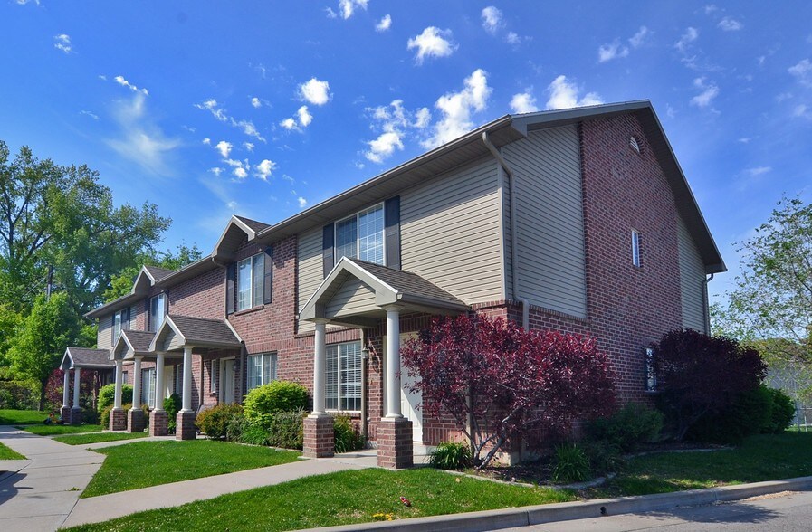 1115-1145 N Main St, Bountiful, UT à vendre - Photo du bâtiment - Image 2 de 17