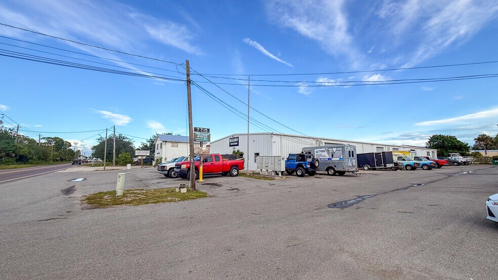 7715-7723 Ellis Rd, West Melbourne, FL à louer - Photo du bâtiment - Image 3 de 13