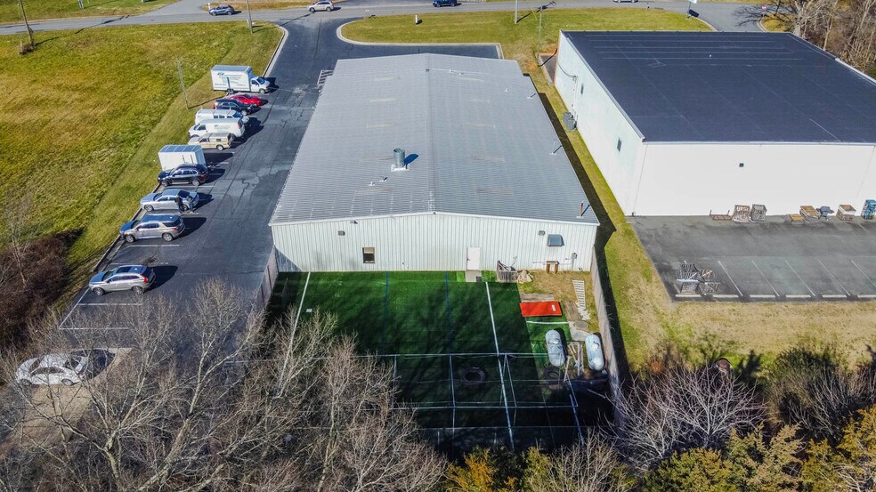 12927 Plaza Dr, Richmond, VA à louer - Photo du bâtiment - Image 2 de 37