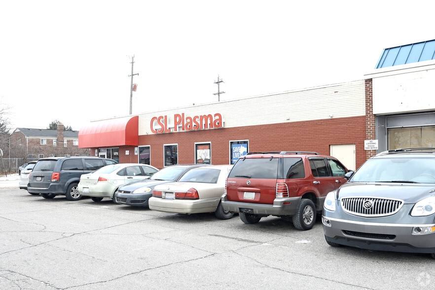 13770 W 9 Mile Rd, Oak Park, MI for sale - Building Photo - Image 2 of 2